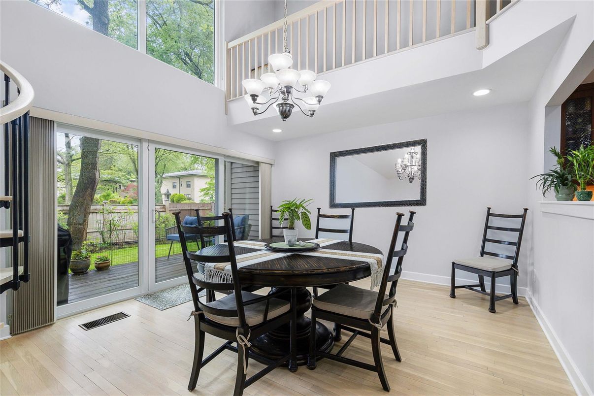 Chandelier, Dining room, Interior, Recessed Lighting, Wood Texture Flooring