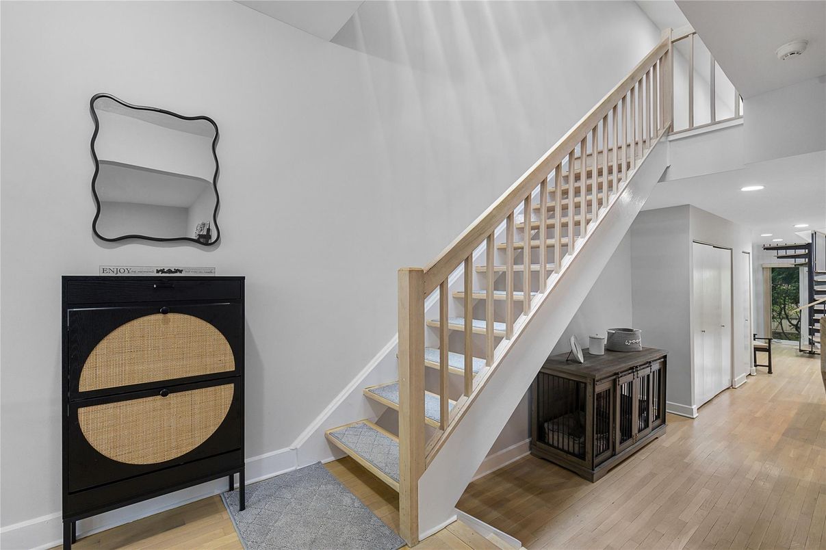 Interior, Recessed Lighting, Wood Texture Flooring