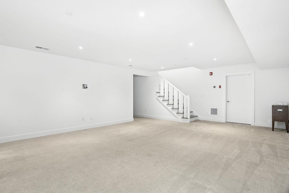 Empty room, Interior, Recessed Lighting