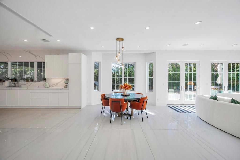 Dining room, Interior, Living room, Marble, Pendant Lights, Recessed Lighting