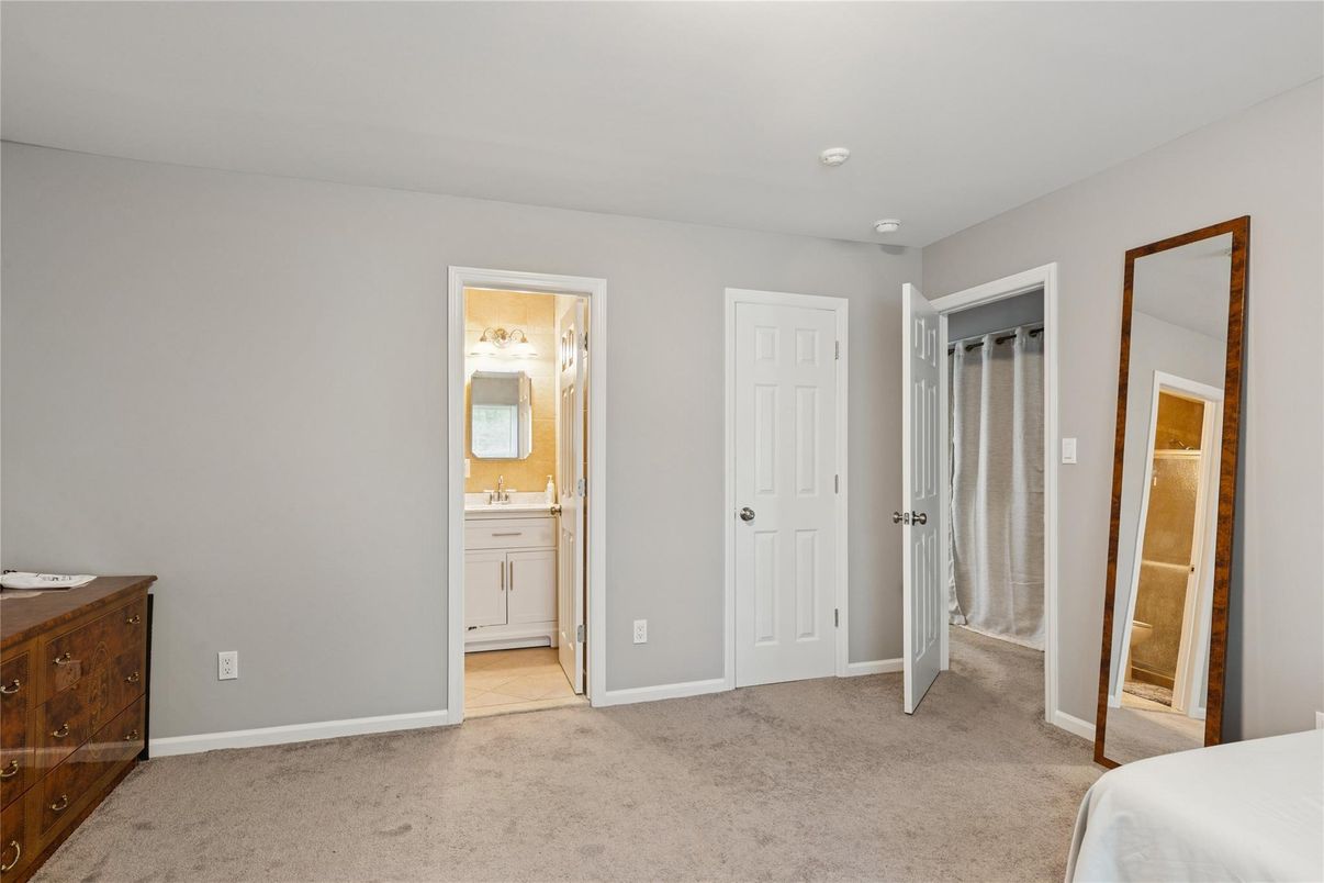Bathroom, Empty room, Interior
