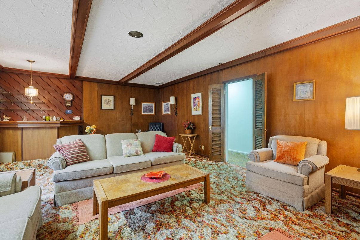 Interior, Living room, Pendant Lights, Wooden Beams, Wooden Walls