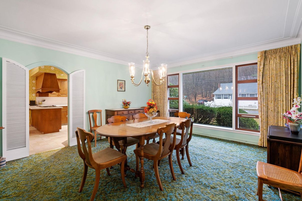 Chandelier, Dining room, Interior, Pendant Lights
