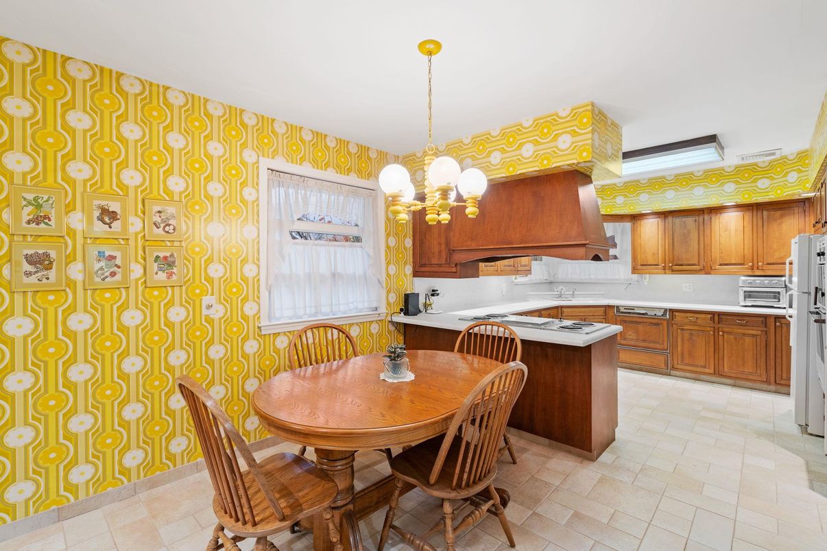 Chandelier, Dining room, Interior, Kitchen, Pendant Lights