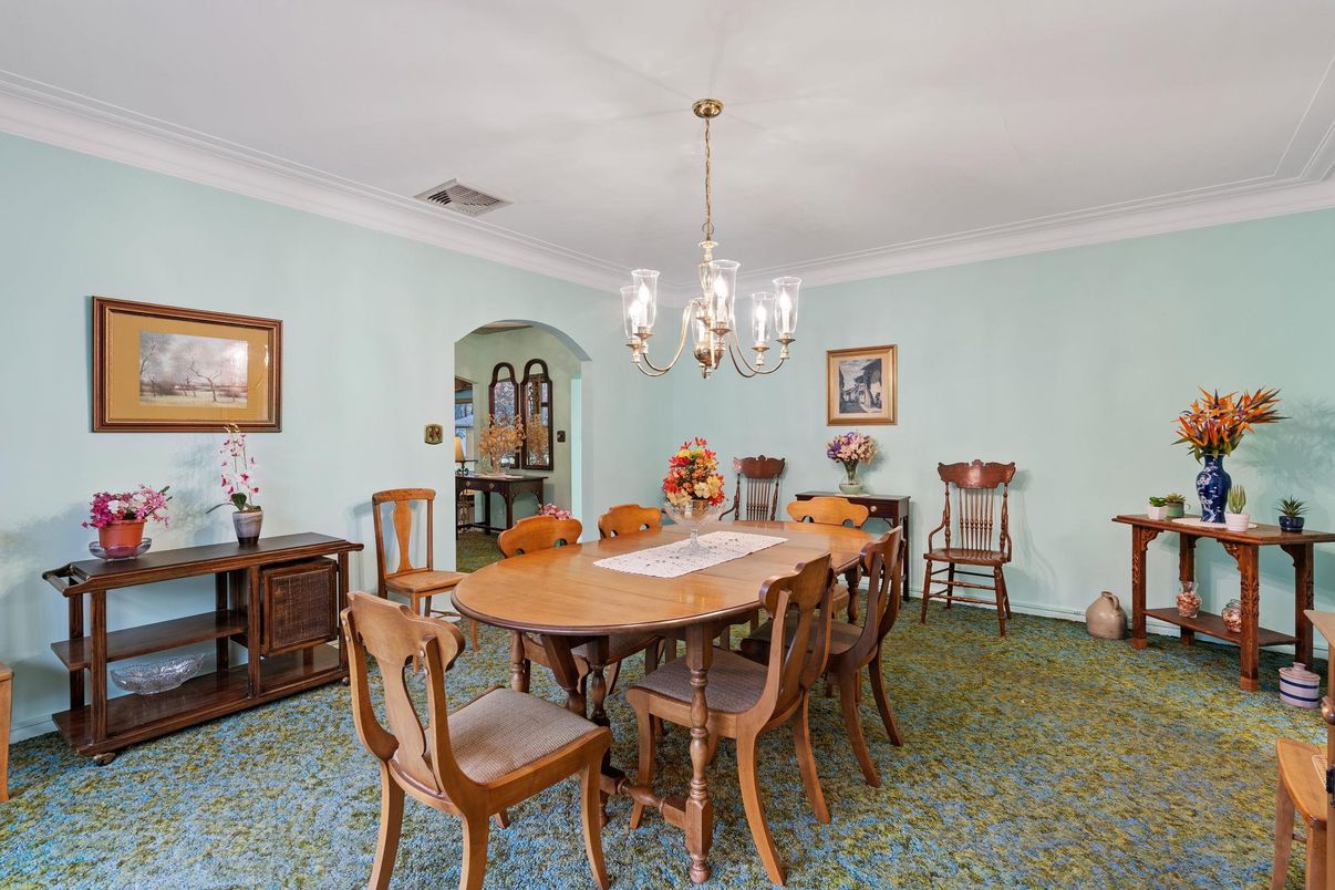 Chandelier, Dining room, Interior