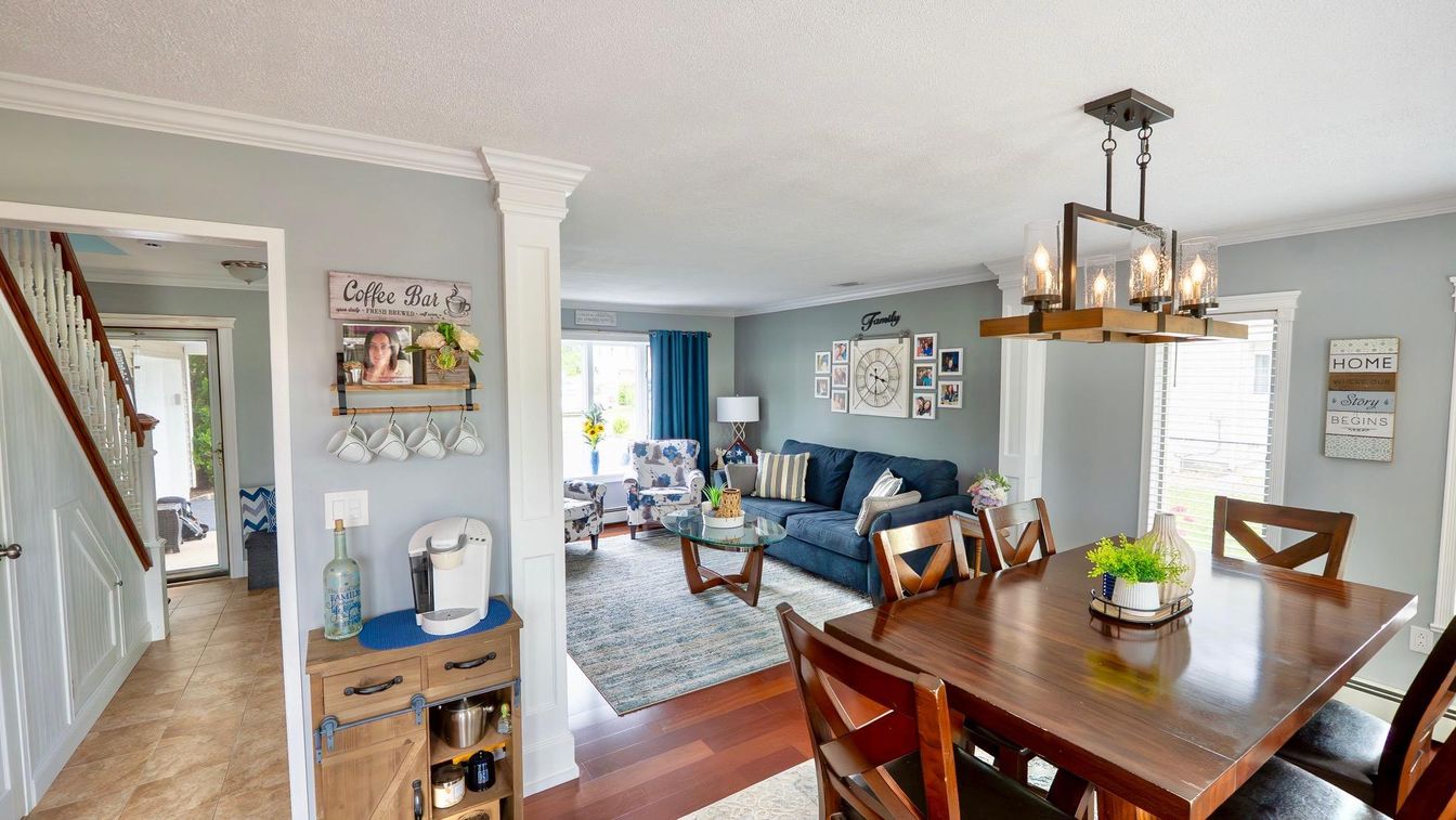 Dining room, Interior, Living room, Pendant Lights, Wood Texture Flooring