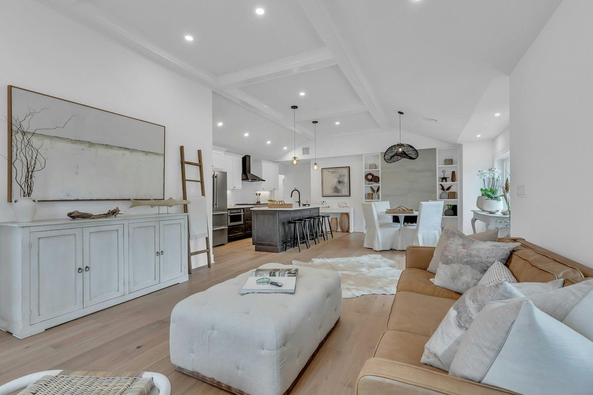 Dining room, Interior, Kitchen, Living room, Pendant Lights, Recessed Lighting, Wood Texture Flooring
