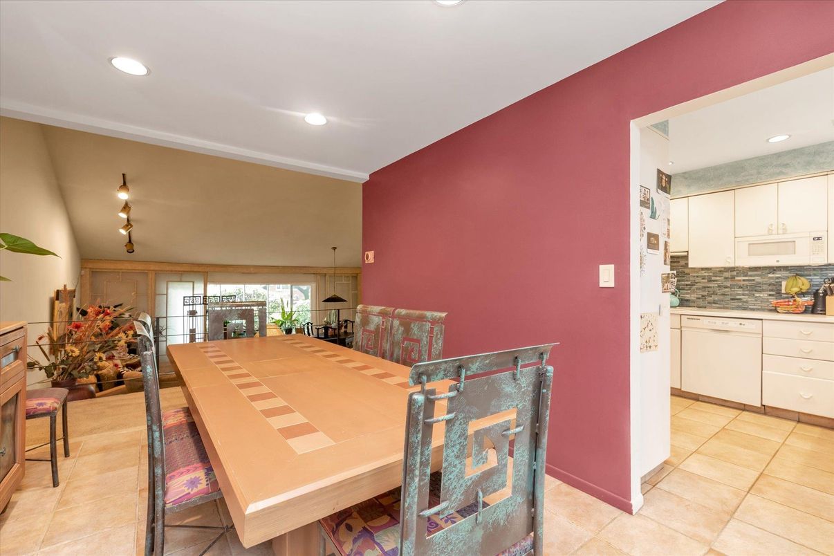 Dining room, Interior, Kitchen, Recessed Lighting