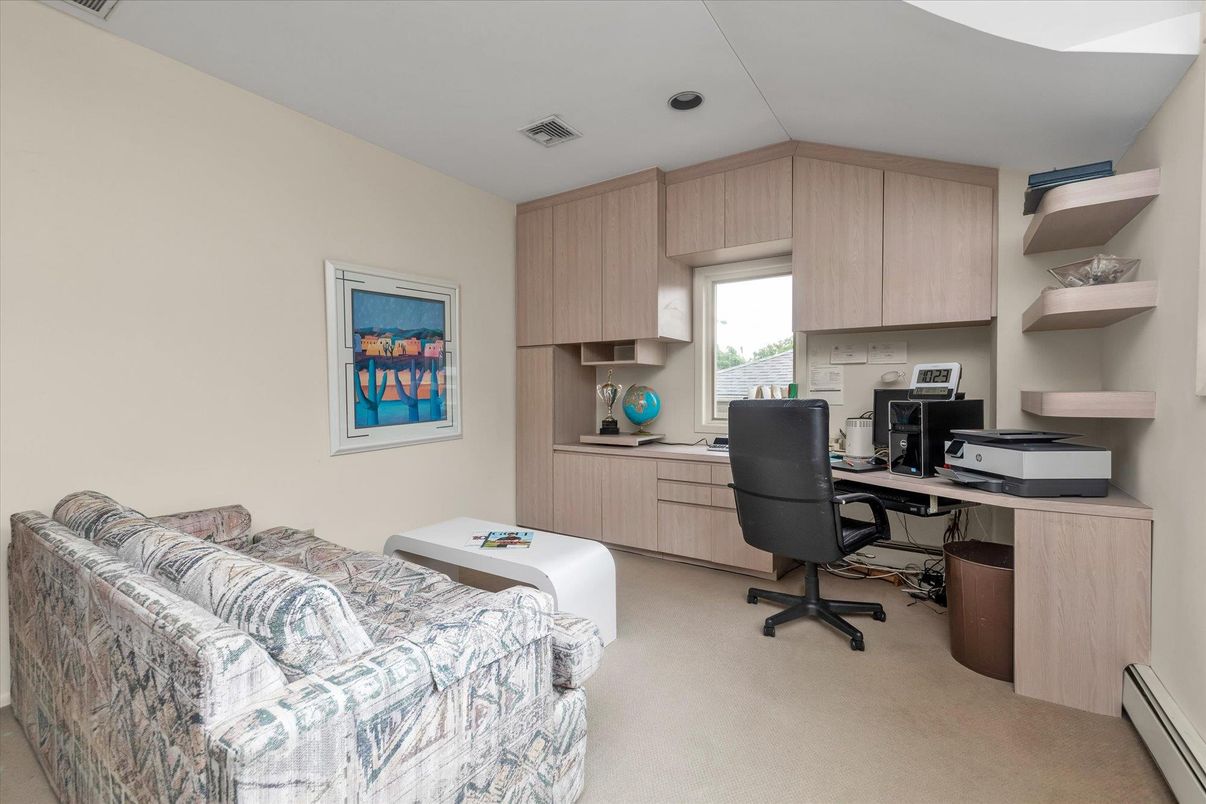 Home Office, Interior