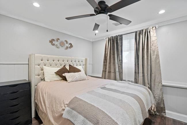 Bedroom, Interior, Recessed Lighting, Wood Texture Flooring