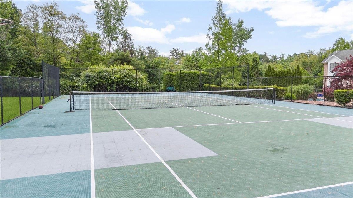 Exterior, Tennis Courts