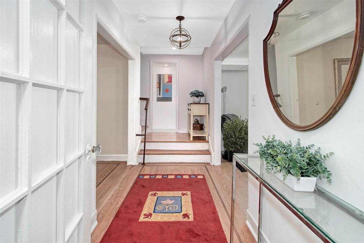 Interior, Pendant Lights, Recessed Lighting, Wood Texture Flooring
