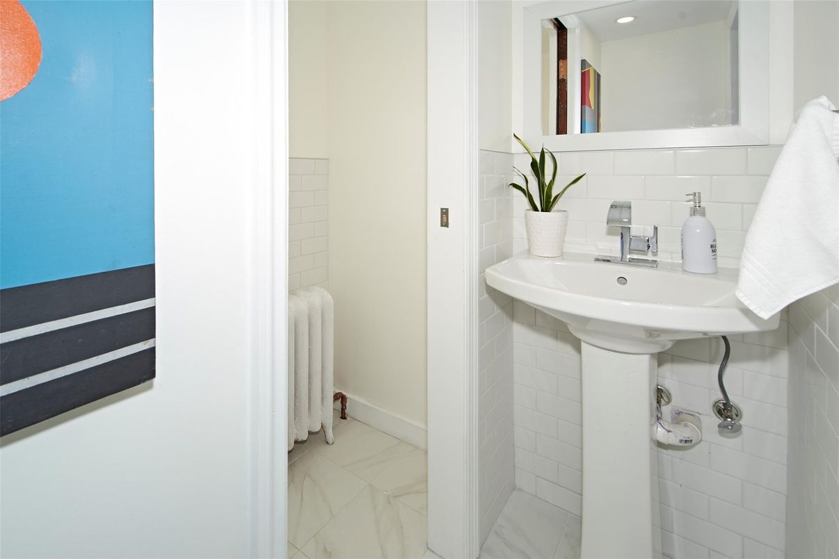 Bathroom, Interior, Marble, Recessed Lighting