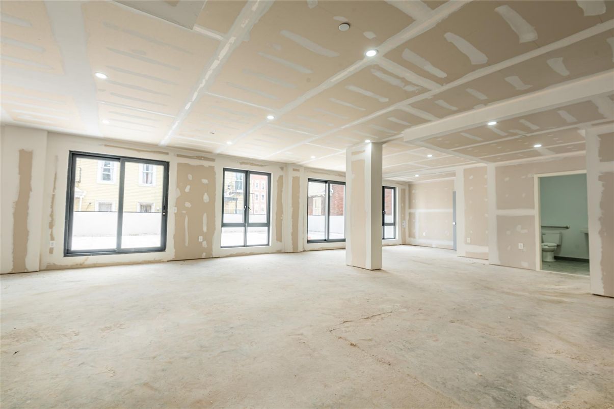 Empty room, Interior, Recessed Lighting