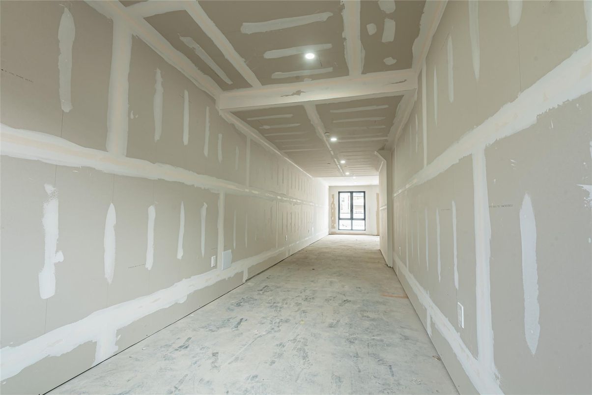 Empty room, Interior, Recessed Lighting