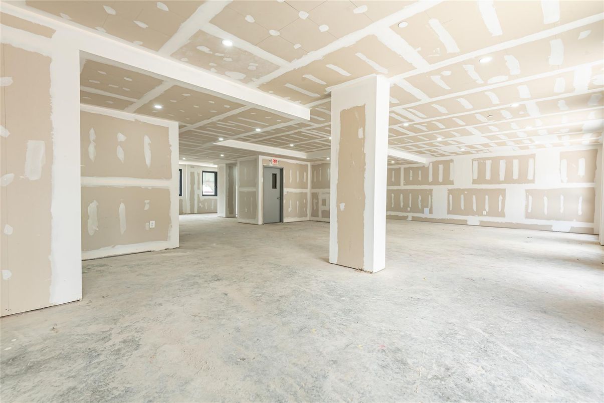 Empty room, Interior, Recessed Lighting