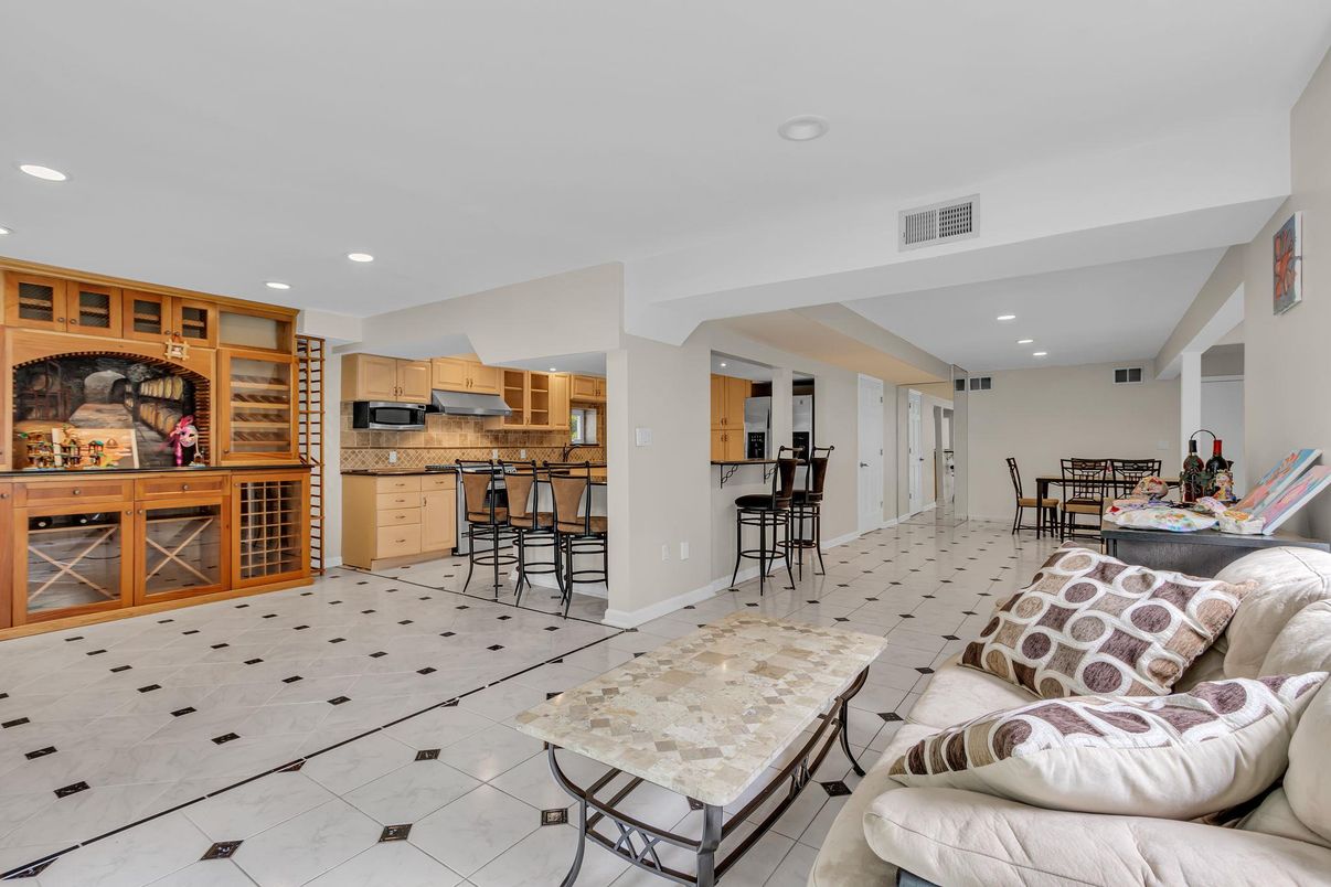 Dining room, Interior, Kitchen, Living room, Recessed Lighting