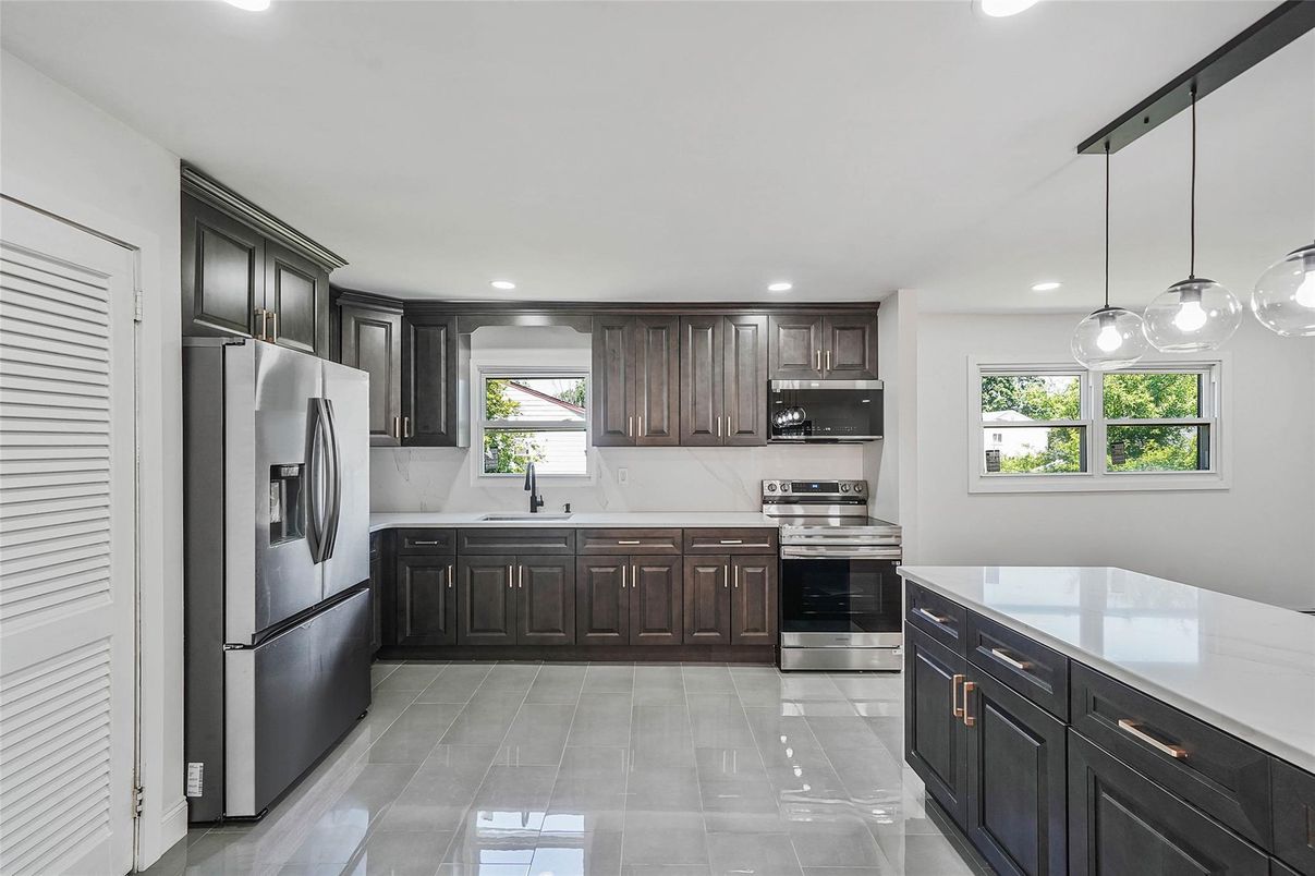 Interior, Kitchen, Pendant Lights, Recessed Lighting, Stainless Steel Appliances