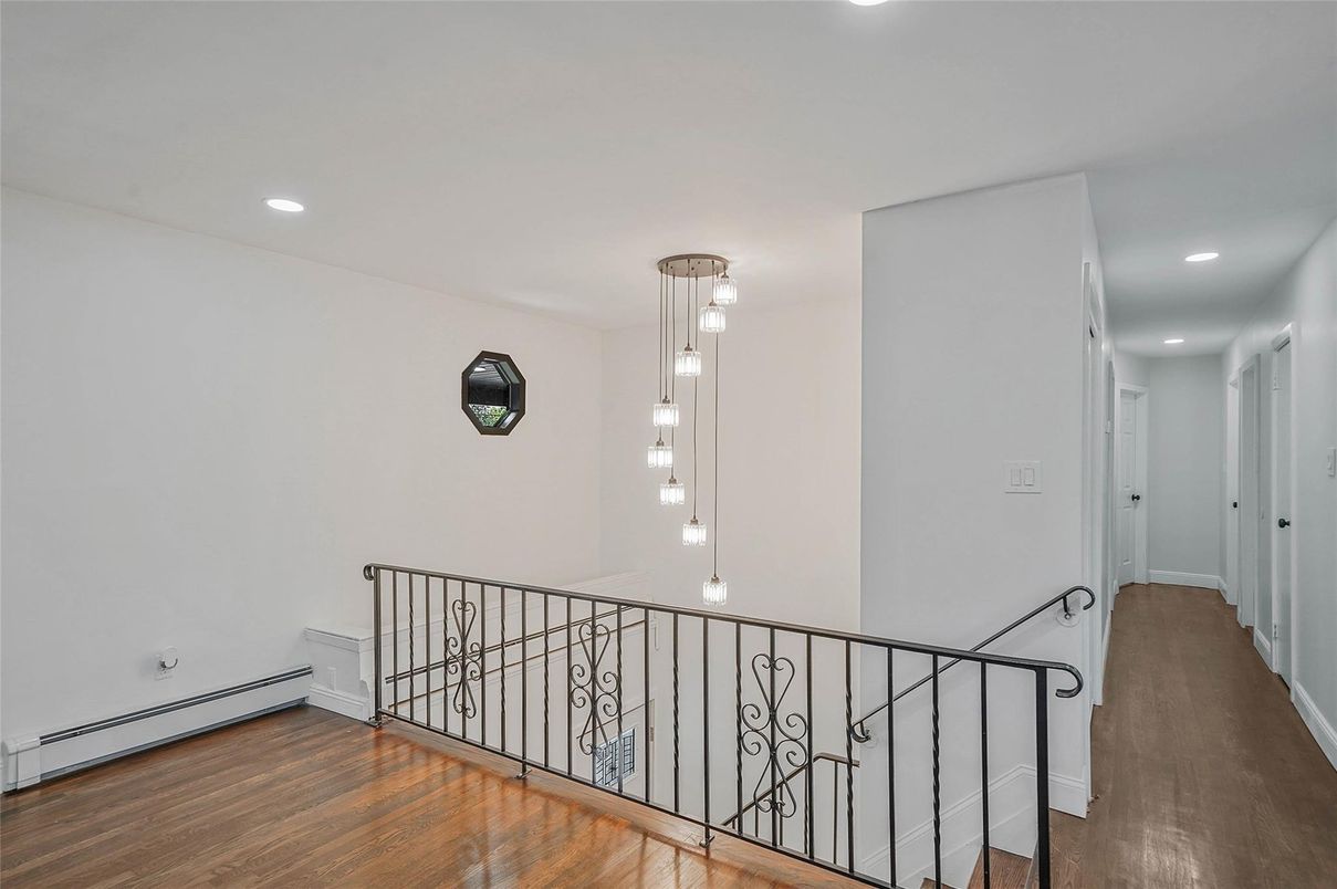 Interior, Pendant Lights, Recessed Lighting, Wood Texture Flooring