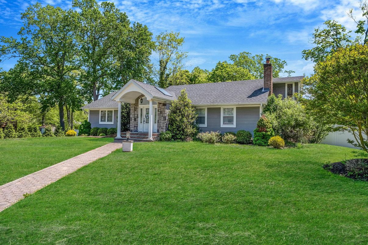 Backyard, Exterior, Facade, Ranch