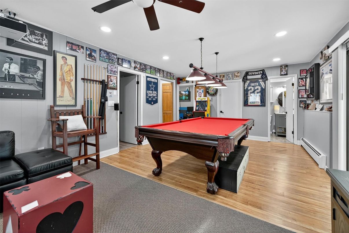 Billiard Table, Game Room, Interior, Pendant Lights, Recessed Lighting, Wood Texture Flooring