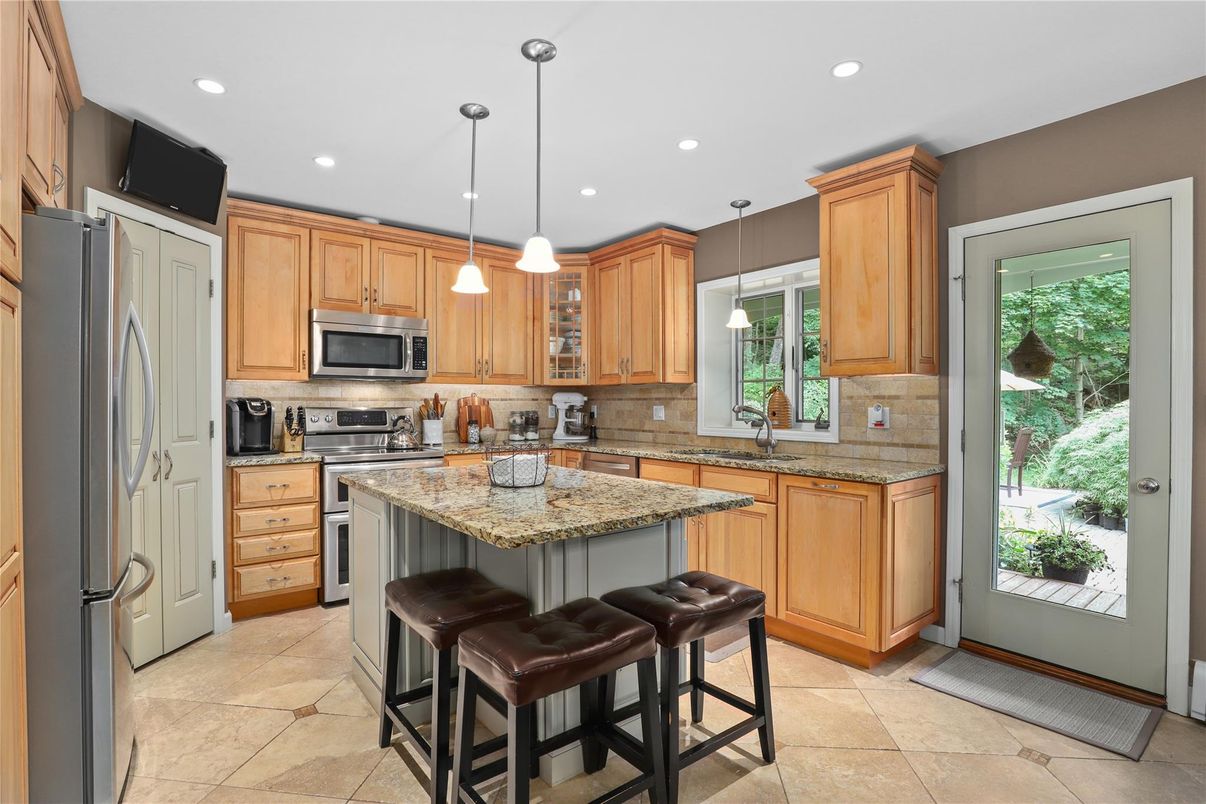 Interior, Kitchen, Pendant Lights, Recessed Lighting, Stainless Steel Appliances