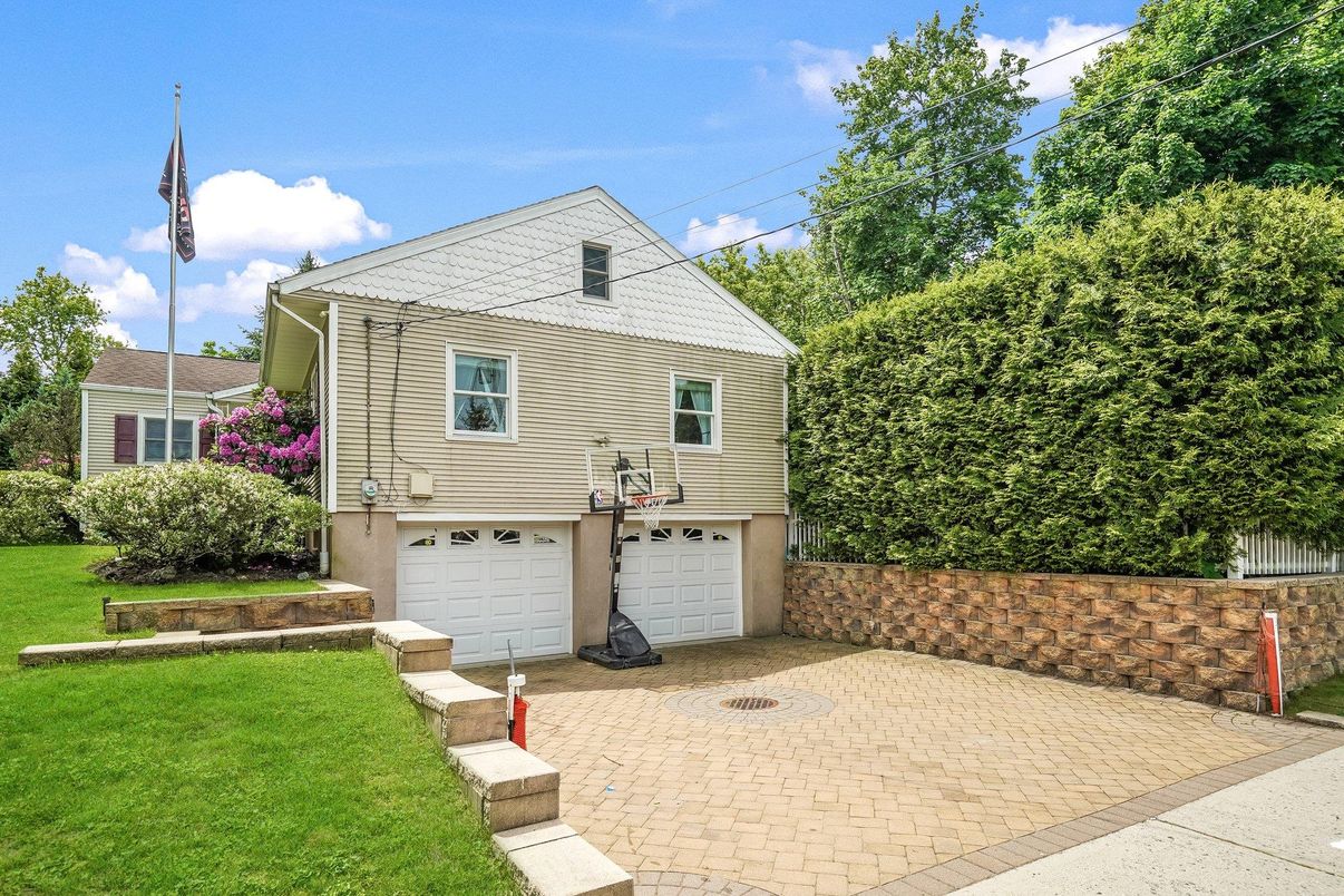 Attached, Exterior, Facade, Raised Ranch