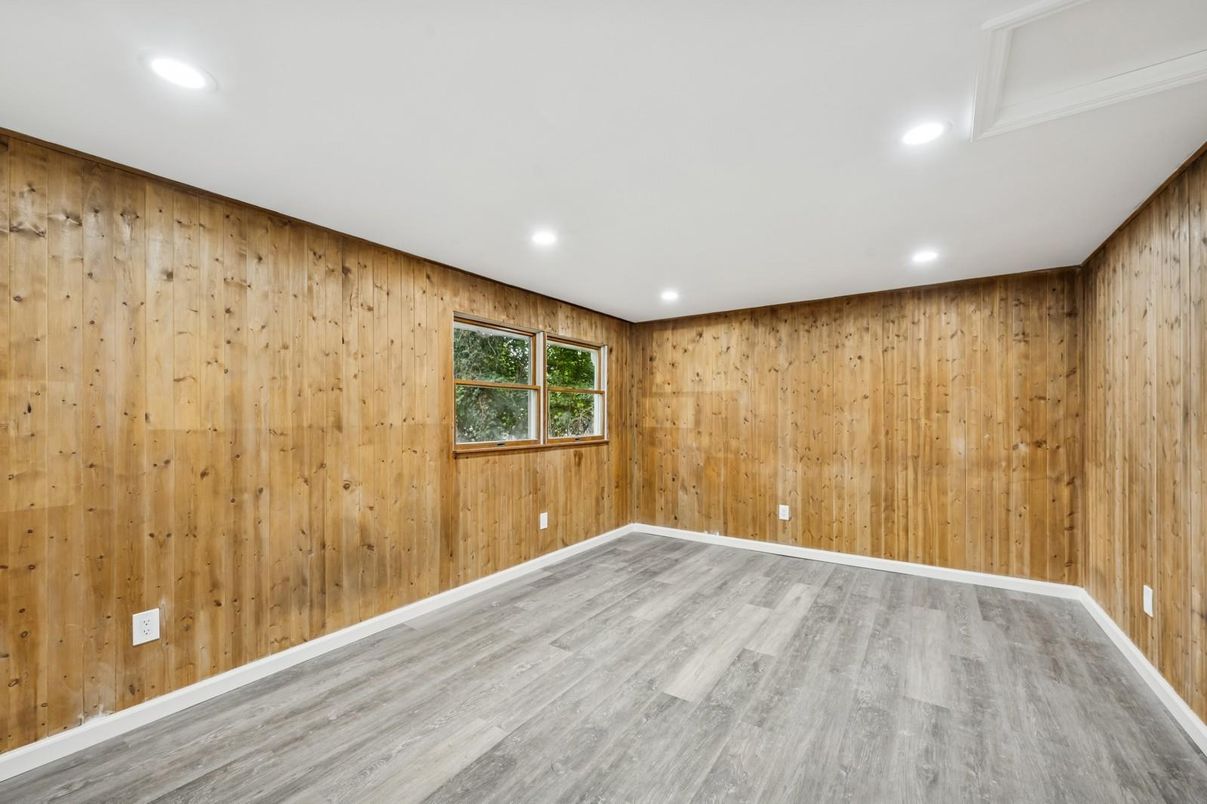 Empty room, Interior, Recessed Lighting, Wood Texture Flooring, Wooden Walls