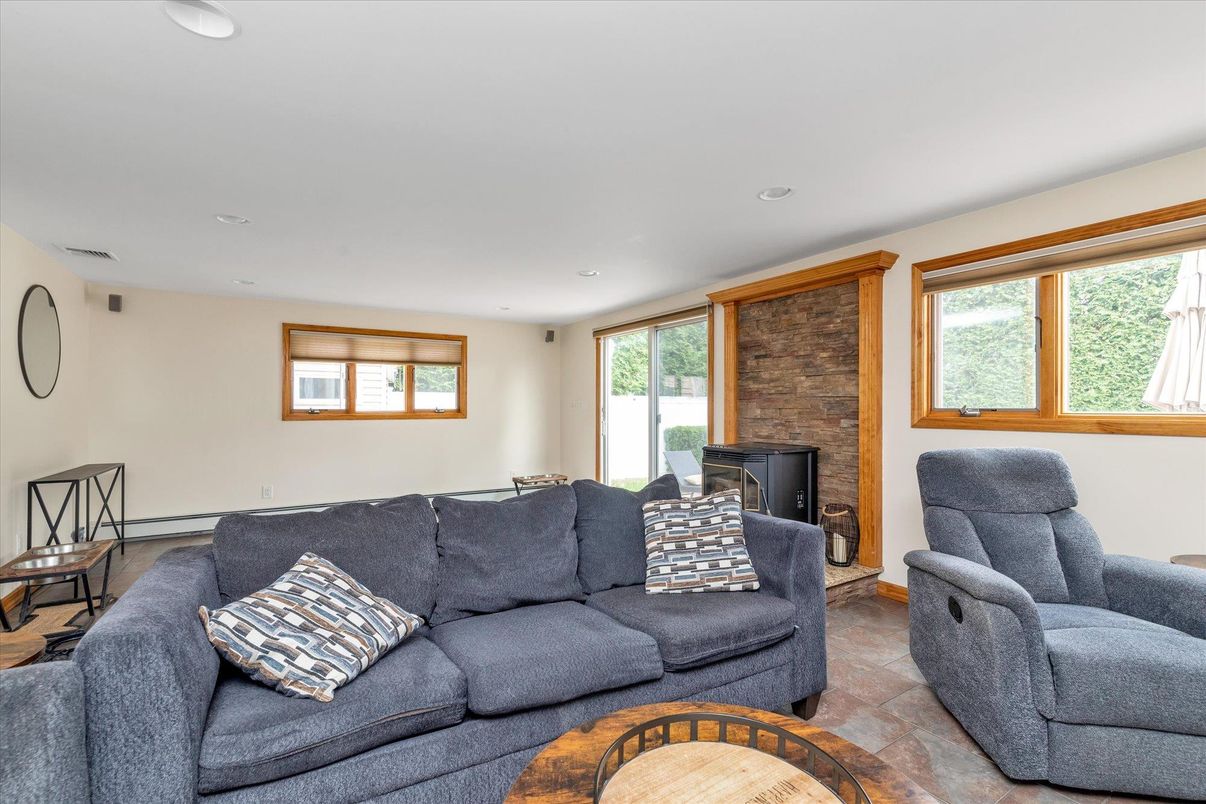 Fireplace, Interior, Living room, Recessed Lighting