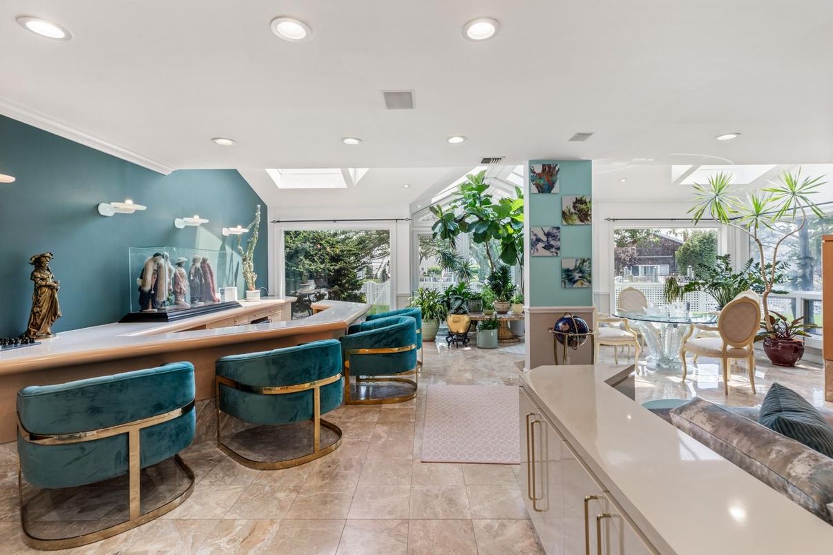 Dining room, Interior, Recessed Lighting