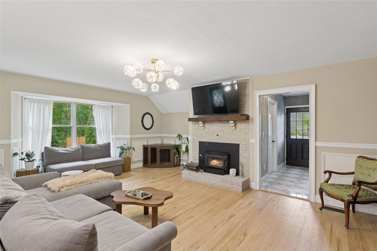 Fireplace, Interior, Living room, Pendant Lights, Wood Texture Flooring
