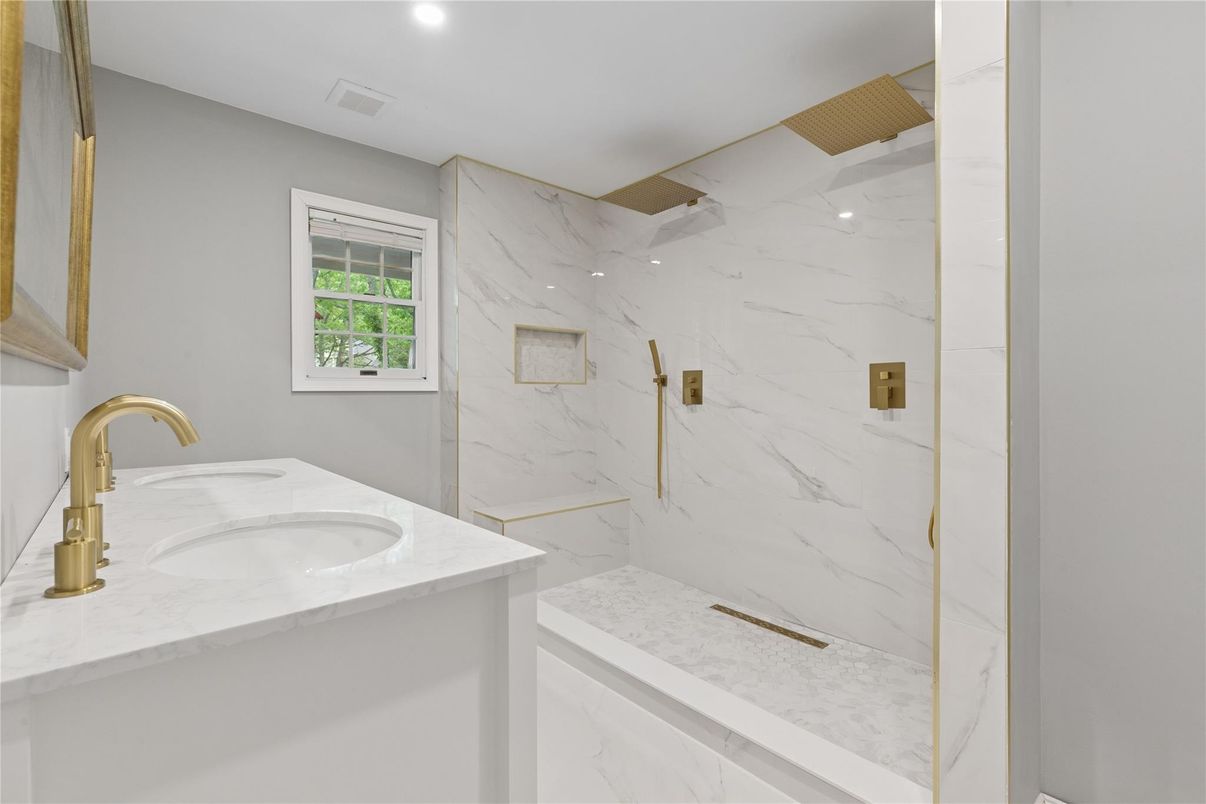 Bathroom, Interior, Marble Walls, Recessed Lighting