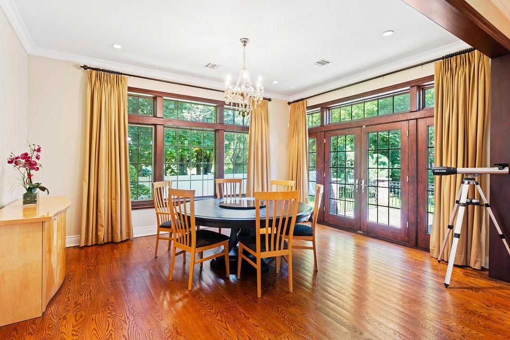 Chandelier, Dining room, Interior, Recessed Lighting, Wood Texture Flooring
