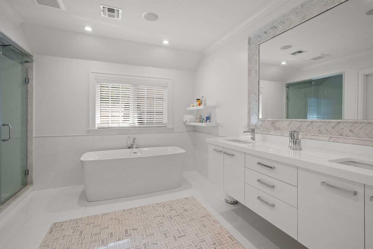 Bathroom, Dual Sink Vanities, Free Standing Baths, Glass Shower, Interior, Recessed Lighting