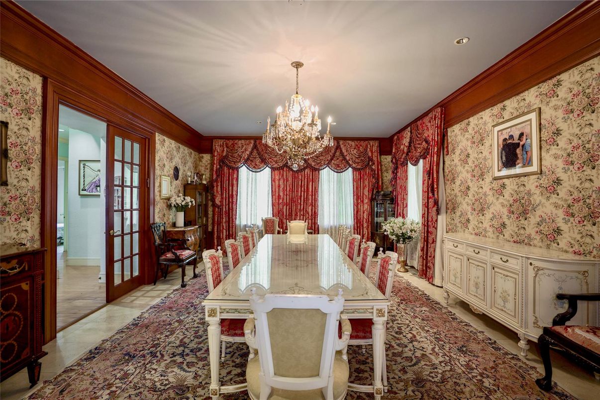 Chandelier, Dining room, Interior, Recessed Lighting