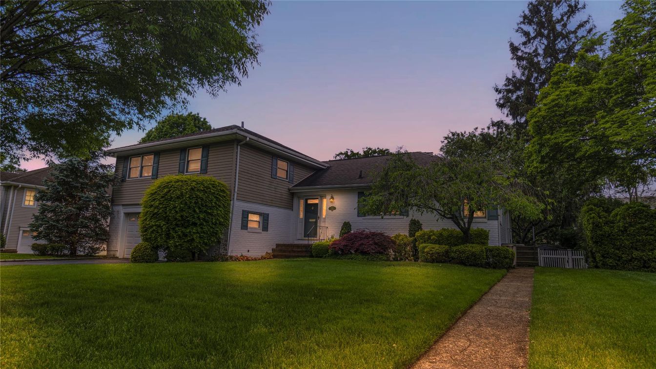 Attached, Backyard, Exterior, Facade, Split Level