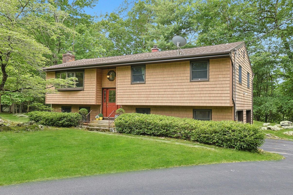Exterior, Facade, Raised Ranch