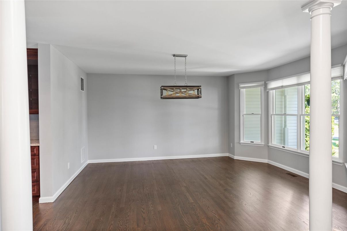 Empty room, Interior, Pendant Lights, Wood Texture Flooring