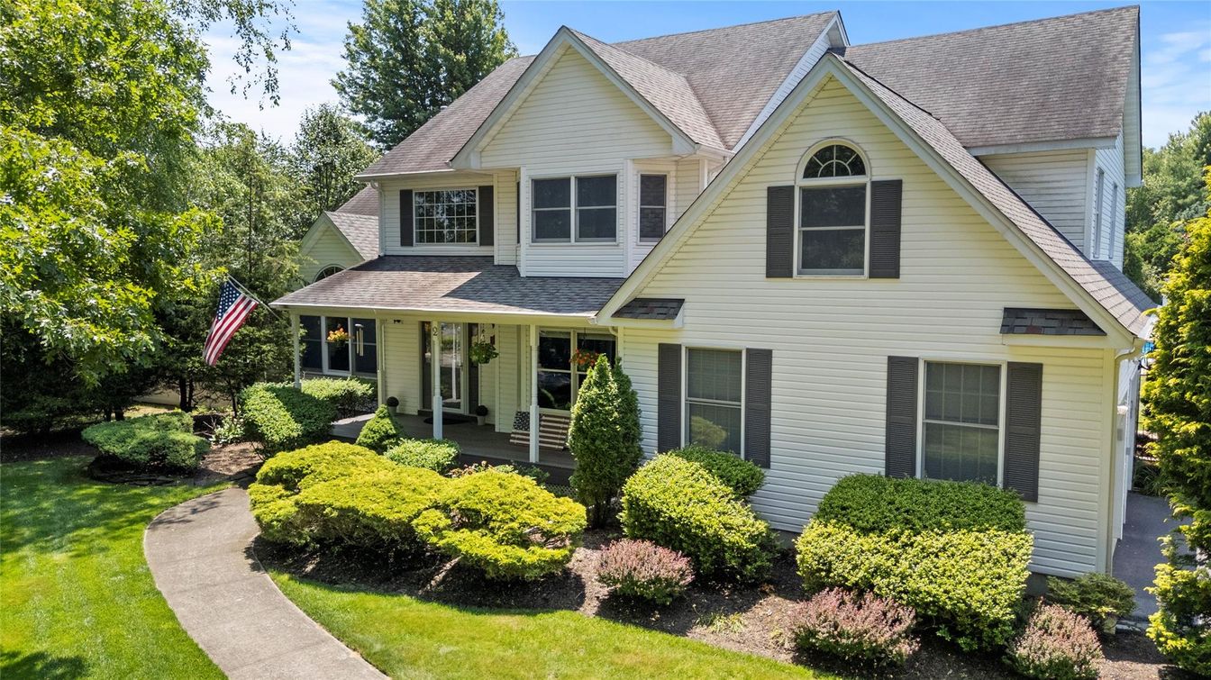 Exterior, Facade, Farmhouse