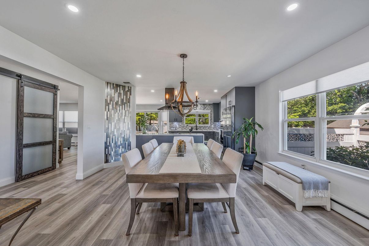 Chandelier, Dining room, Interior, Pendant Lights, Recessed Lighting, Wood Texture Flooring