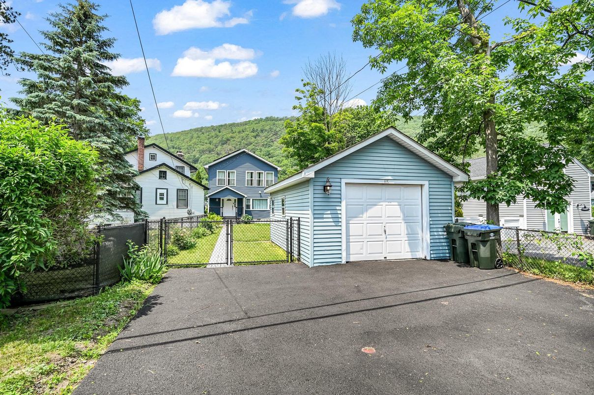 Backyard, Detached Garage, Exterior