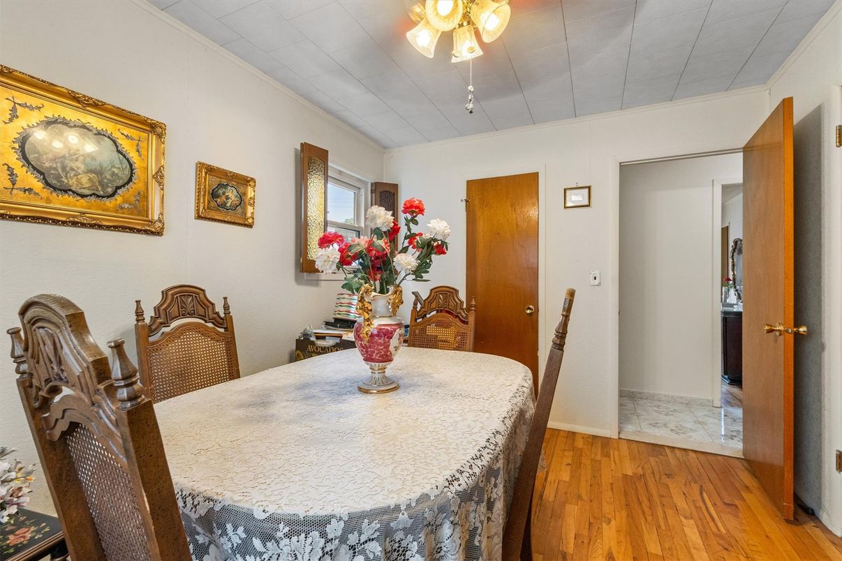 Dining room, Interior, Wood Texture Flooring