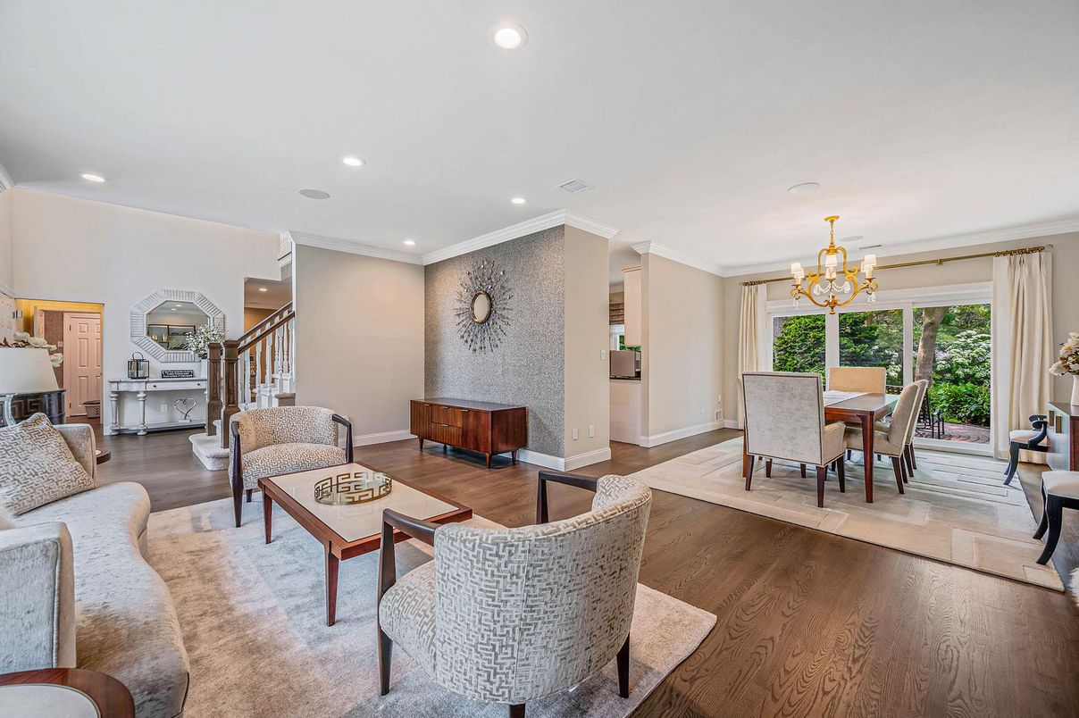 Chandelier, Dining room, Interior, Living room, Recessed Lighting, Wood Texture Flooring