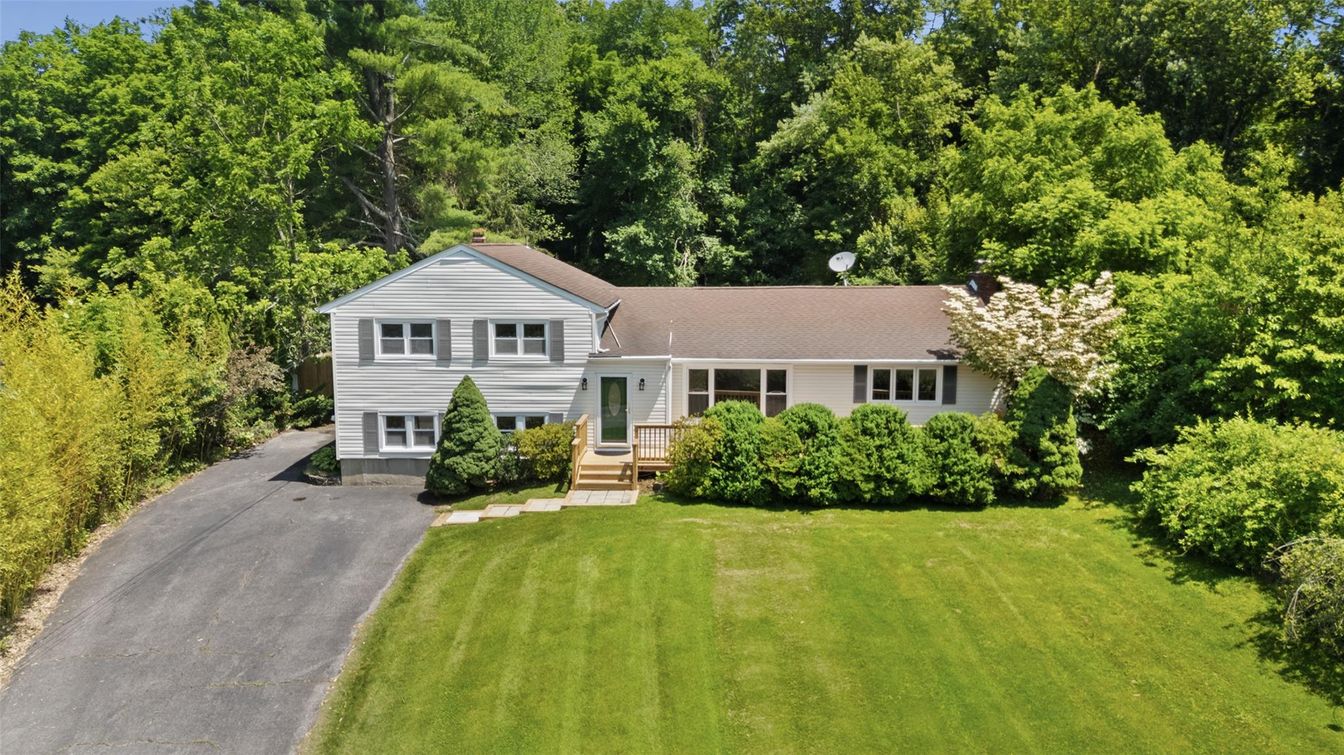 Backyard, Exterior, Facade, Split Level