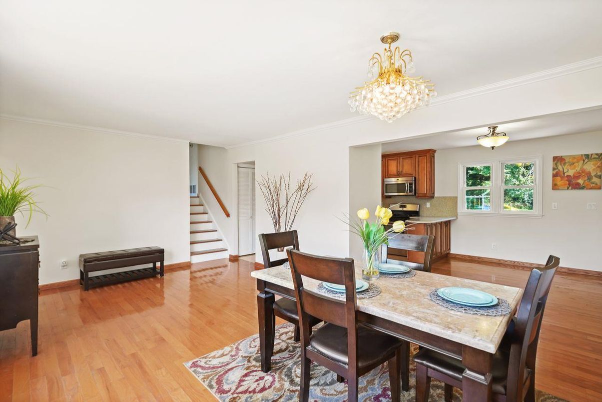Chandelier, Dining room, Interior, Kitchen, Wood Texture Flooring