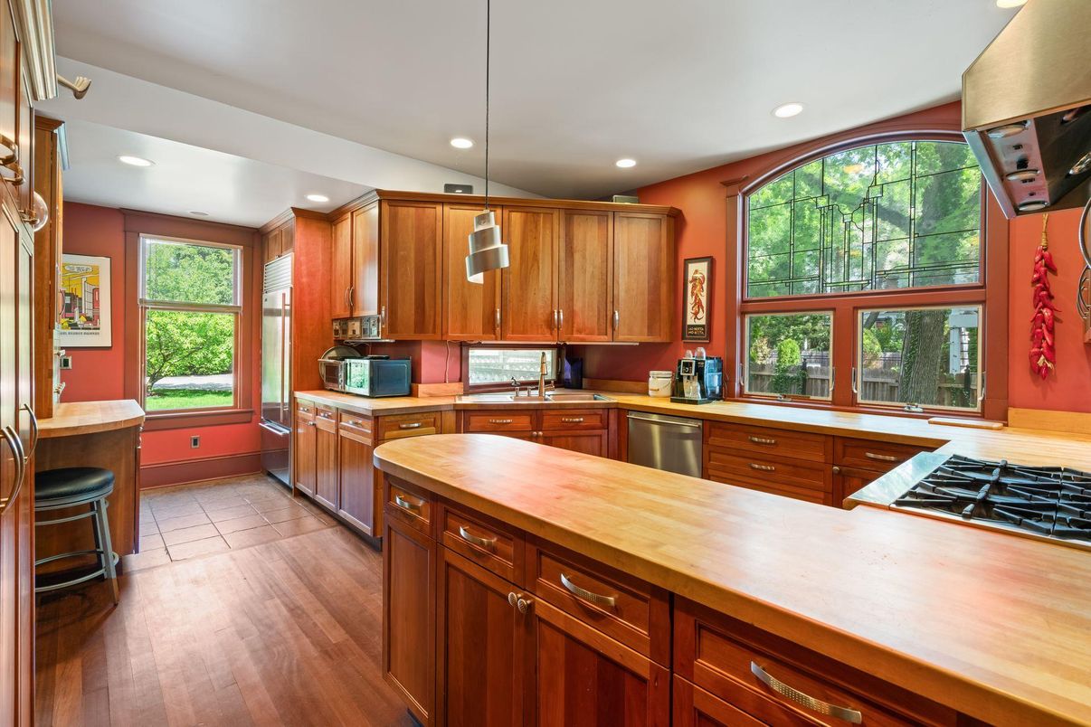 Interior, Kitchen, Pendant Lights, Recessed Lighting, Wood Texture Flooring