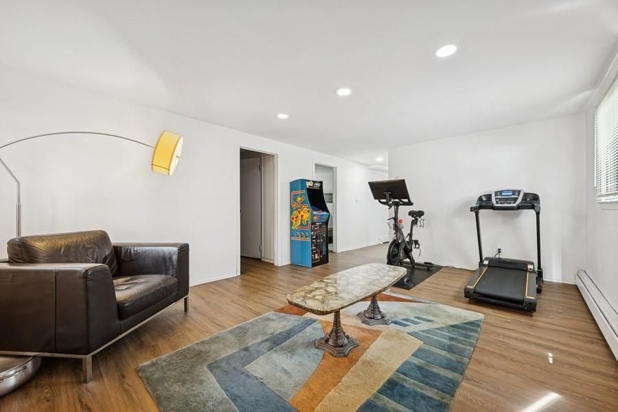 Fitness Equipment, Interior, Recessed Lighting, Wood Texture Flooring