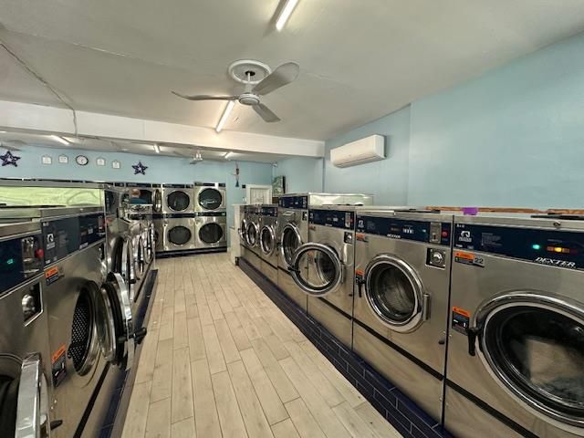 Interior, Washer, Wood Texture Flooring