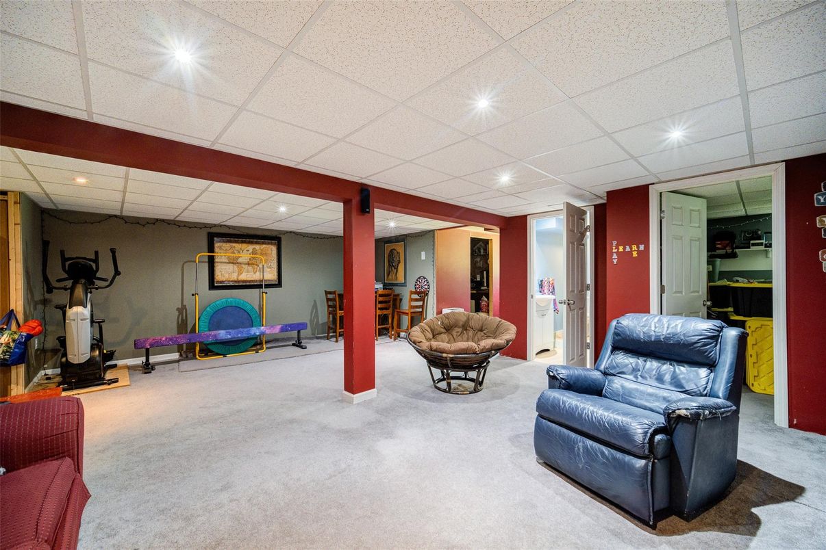 Fitness Equipment, Interior, Recessed Lighting