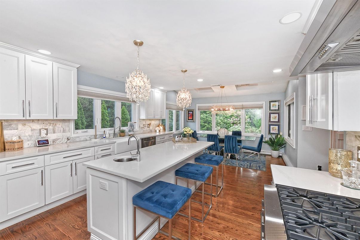 Chandelier, Dining room, Interior, Kitchen, Recessed Lighting, Wood Texture Flooring